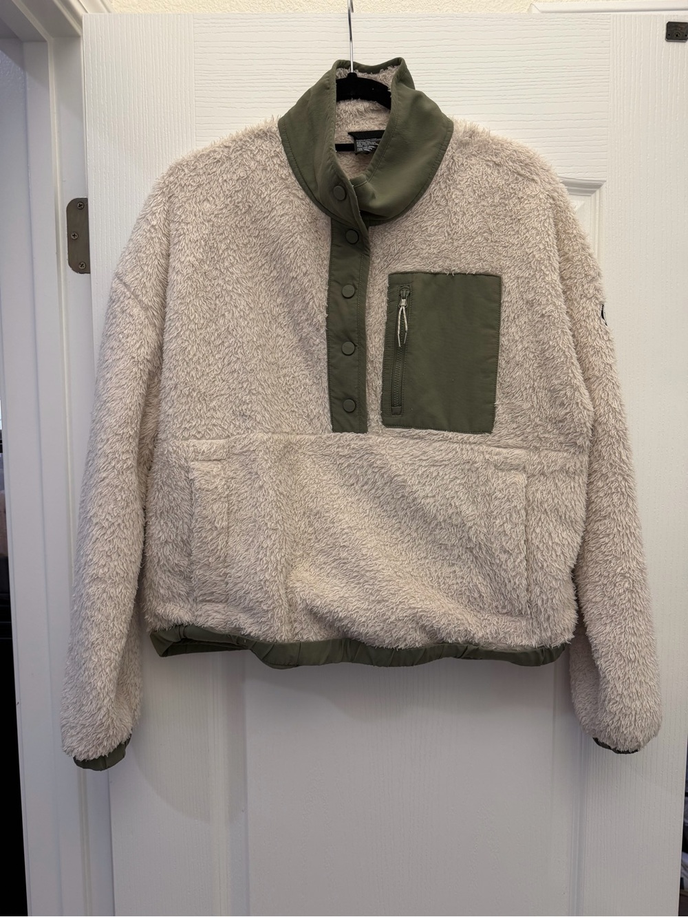 Women’s Vuori Sherpa Pullover Jacket with Olive Trim